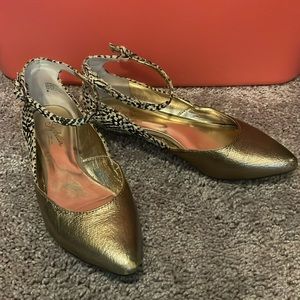 Seychelles ankle strap flats. Size 6